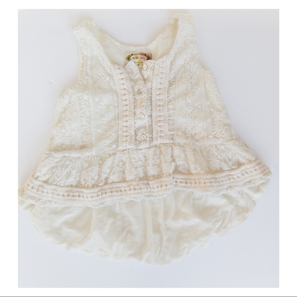Joyfolie size 6 top in cream